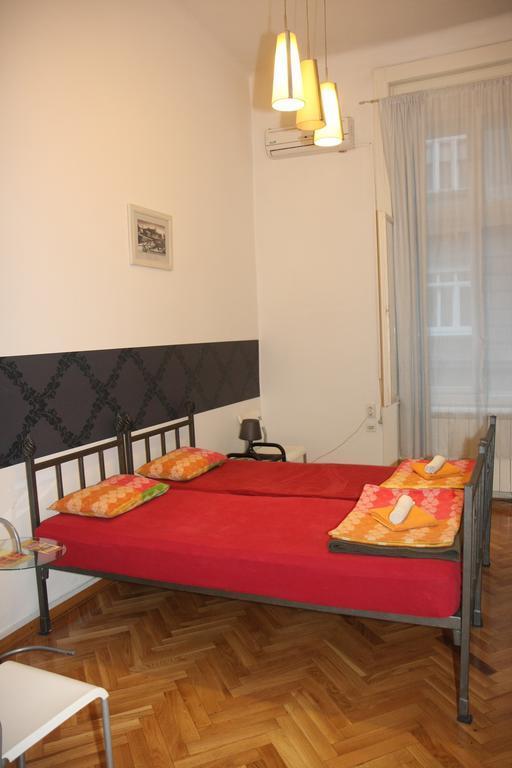 בלגרד Time Hostel חדר תמונה